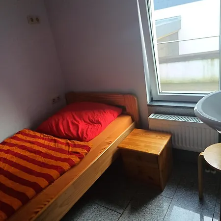 Pensión Monteurwohnungen Krings Am Steinbüchel 1 *