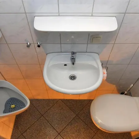 Pensión Monteurwohnungen Krings Am Steinbüchel 1