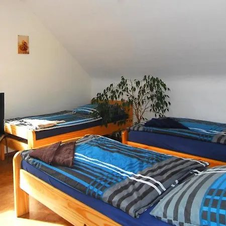 Pensión Monteurwohnungen Krings Am Steinbüchel 1 *