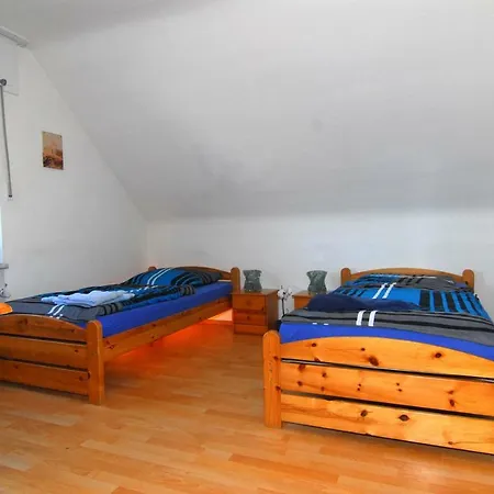 Monteurwohnungen Krings Am Steinbuechel 1 ايشويلر